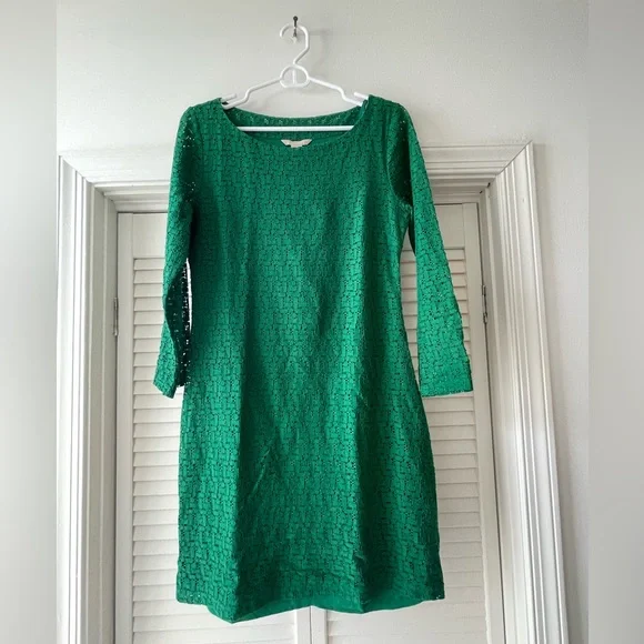 Banana Republic Green Lace Appliqu Dress - Size 8 - Good Condition Banana Republic Green Lace Appliqu Dress - Size 8 - Good Condition